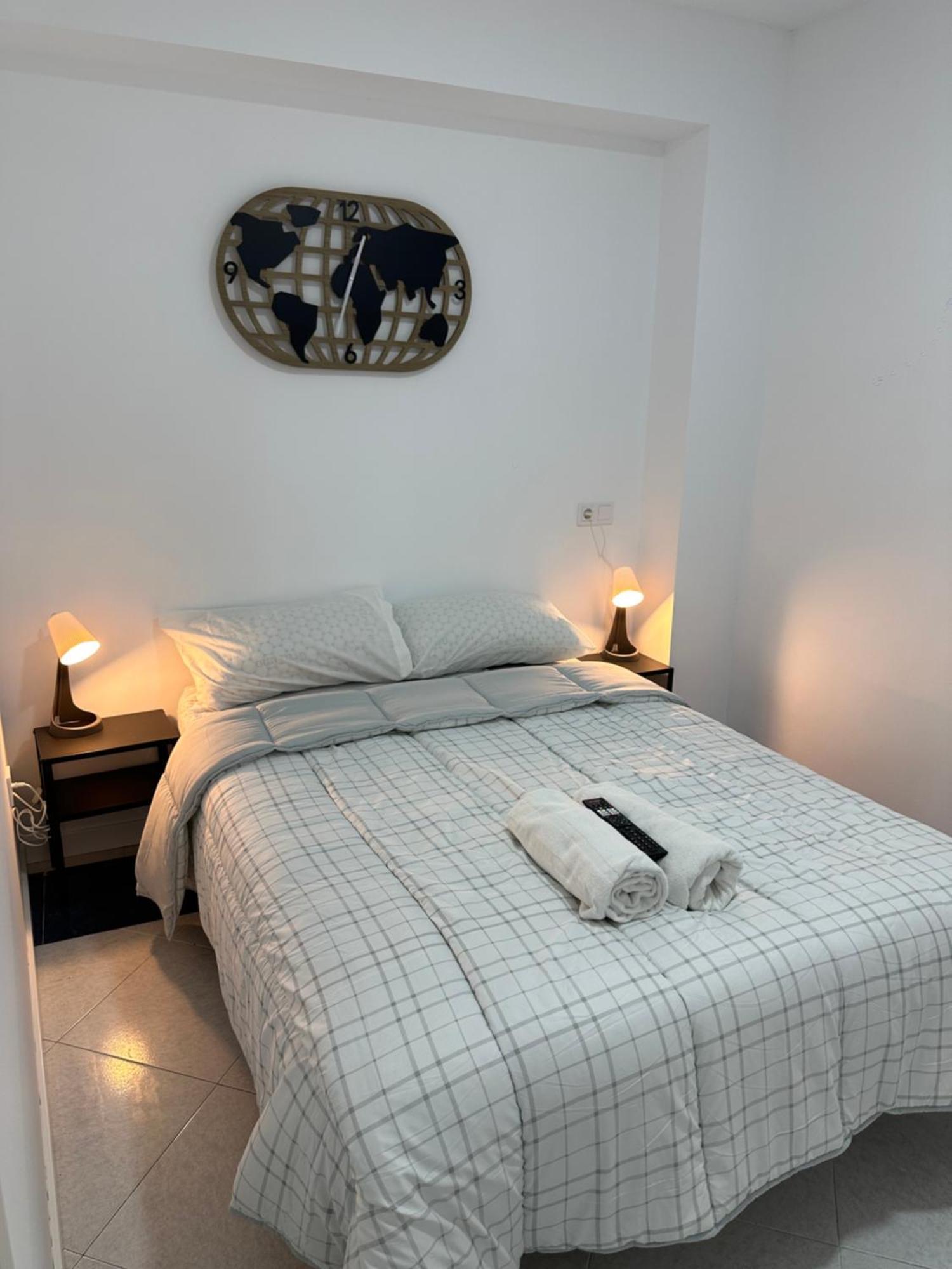 Rooms Mediavilla Madrid Exterior photo