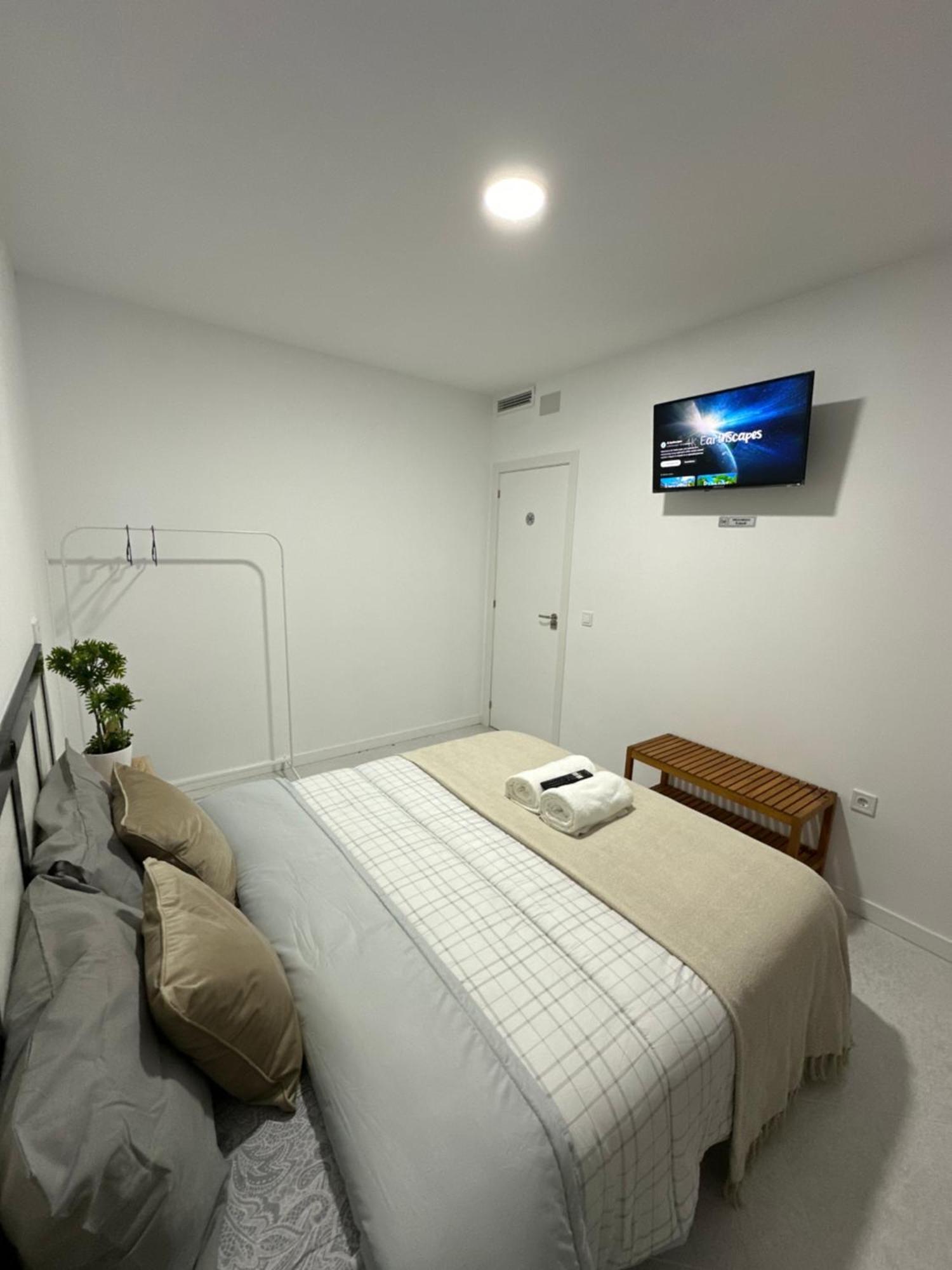 Rooms Mediavilla Madrid Exterior photo