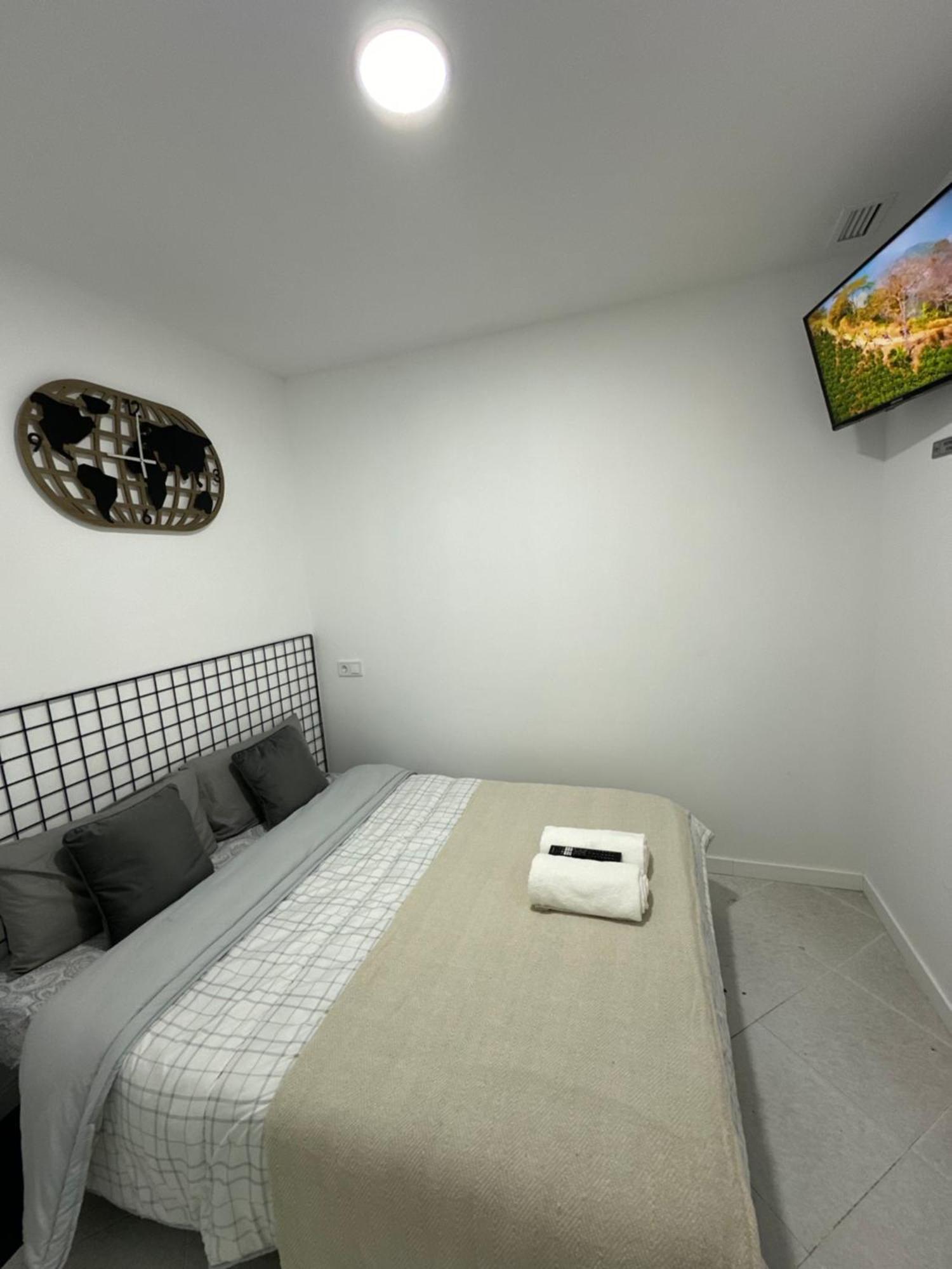 Rooms Mediavilla Madrid Exterior photo