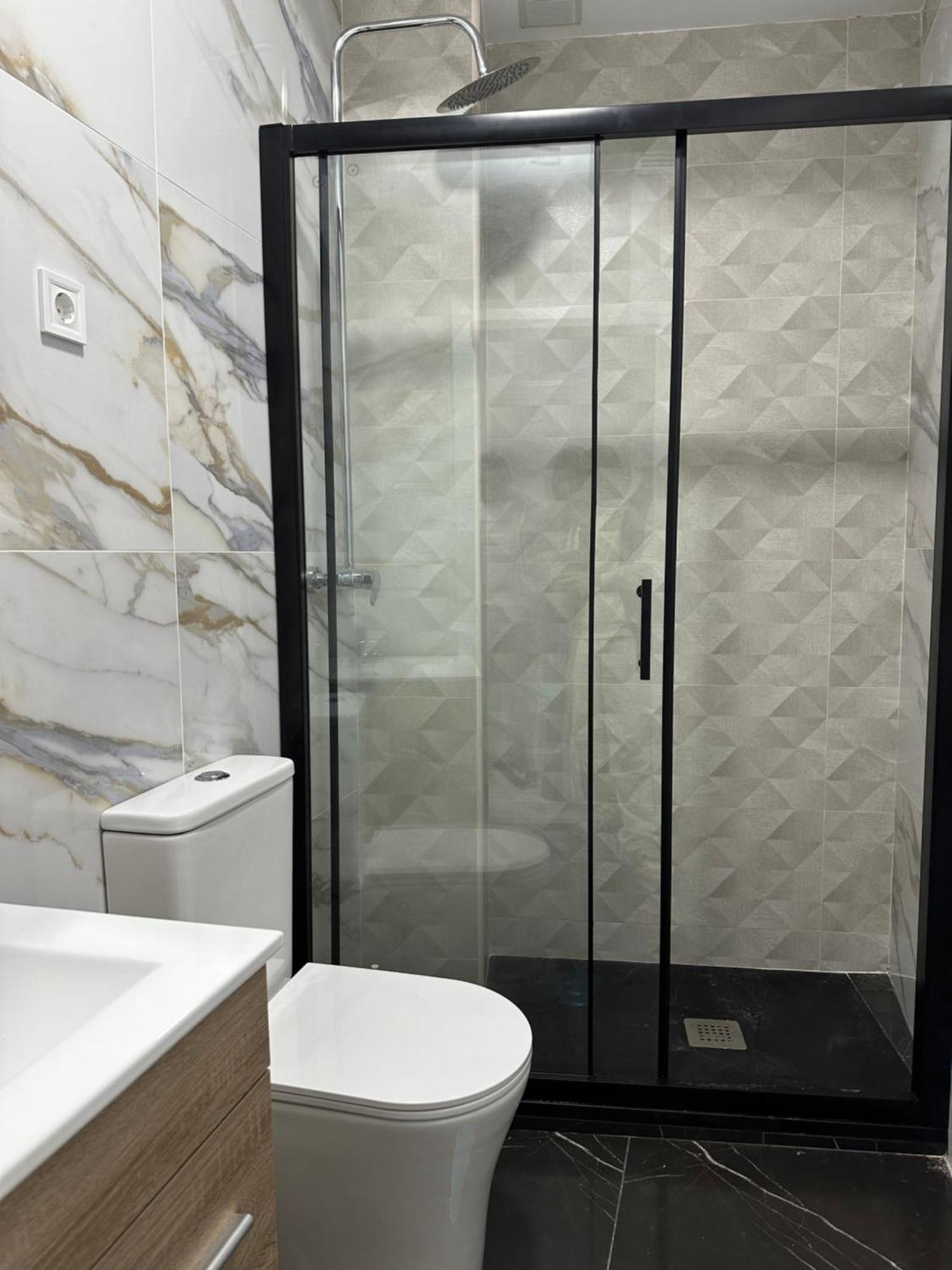 Rooms Mediavilla Madrid Exterior photo