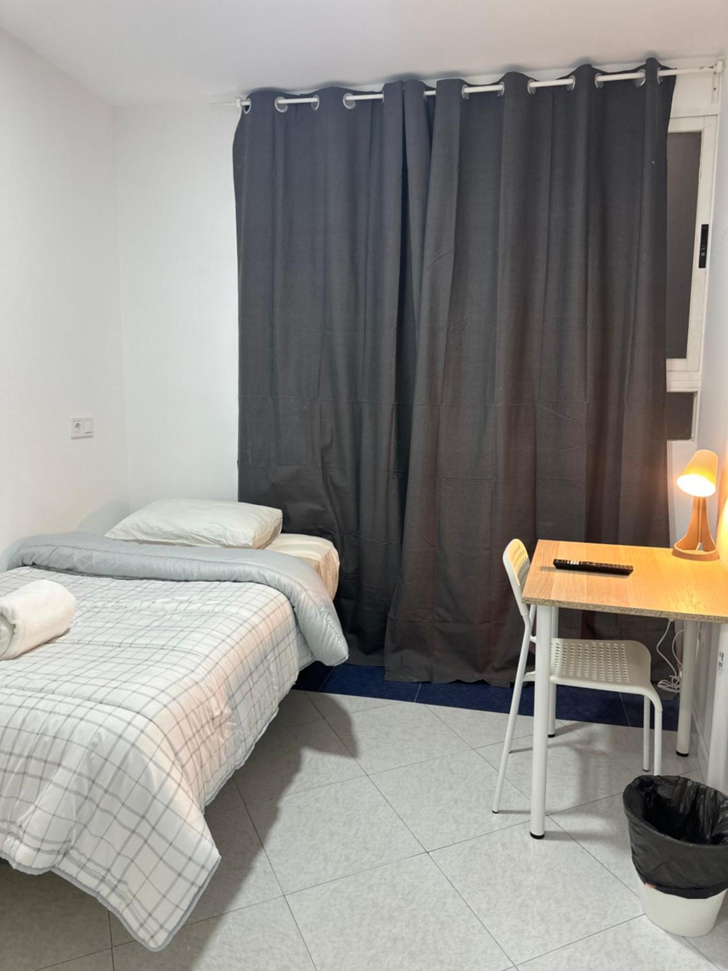 Rooms Mediavilla Madrid Exterior photo