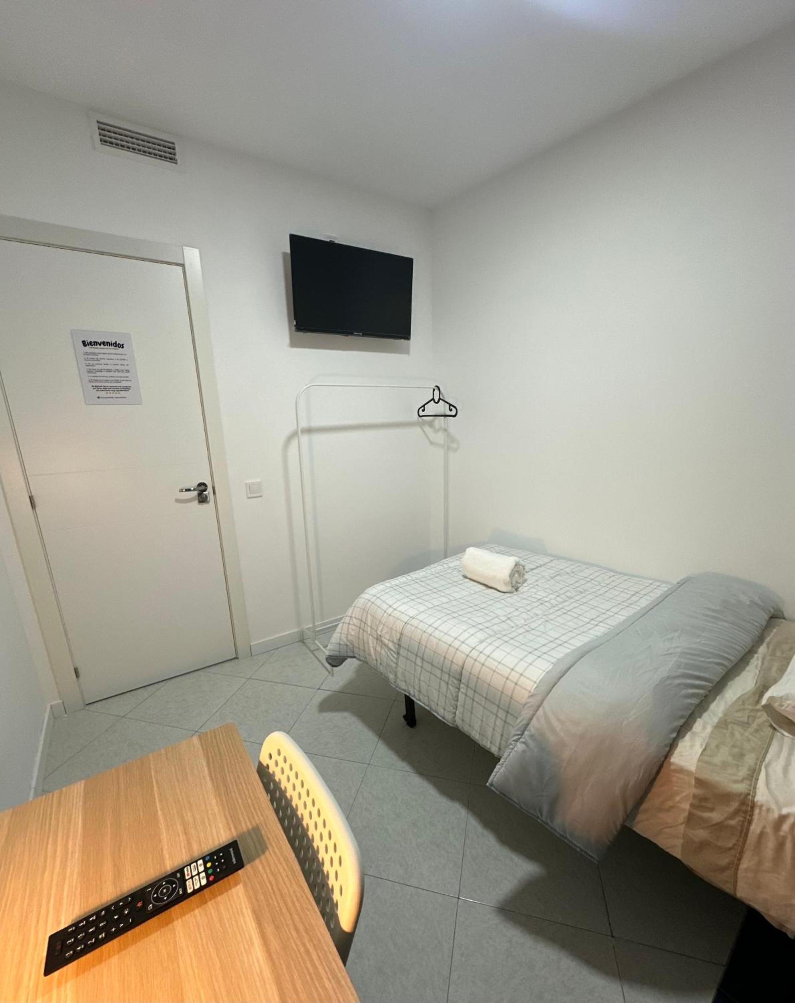Rooms Mediavilla Madrid Exterior photo