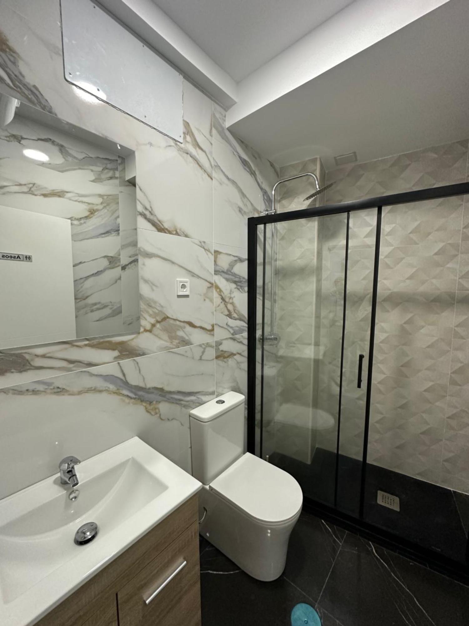 Rooms Mediavilla Madrid Exterior photo